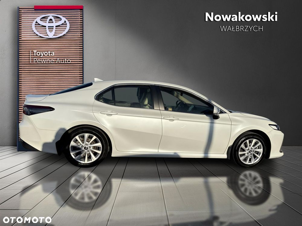 Toyota Camry 2.5 Hybrid Comfort CVT - 6