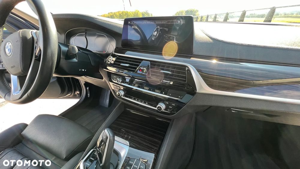 BMW Seria 5 530i Luxury Line - 15