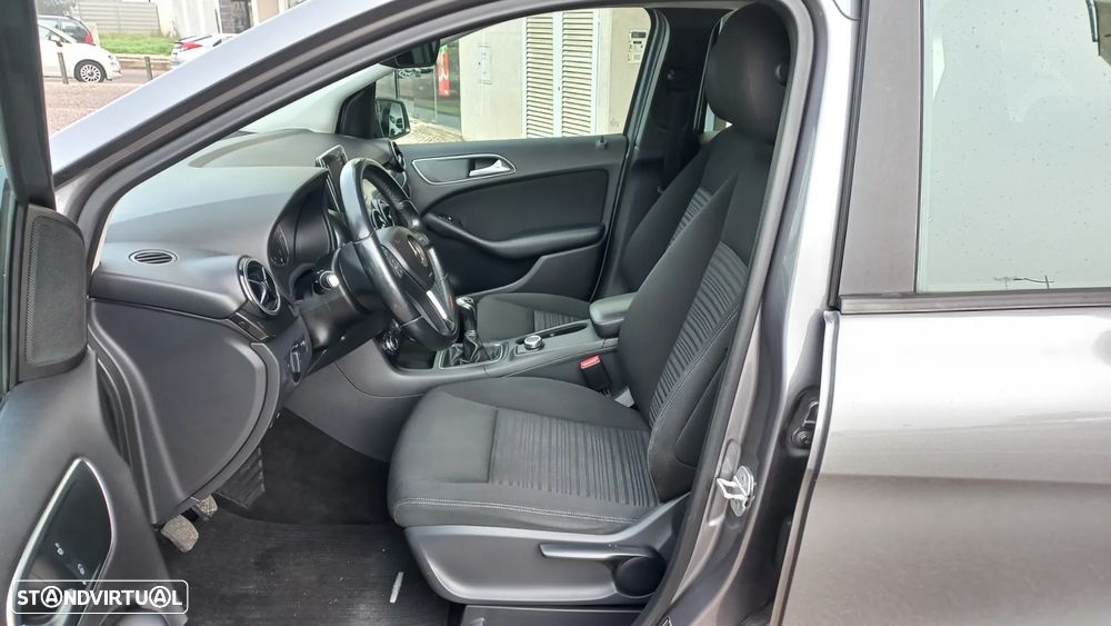 Mercedes-Benz B 180 CDI BlueEFFICIENCY 114g - 4