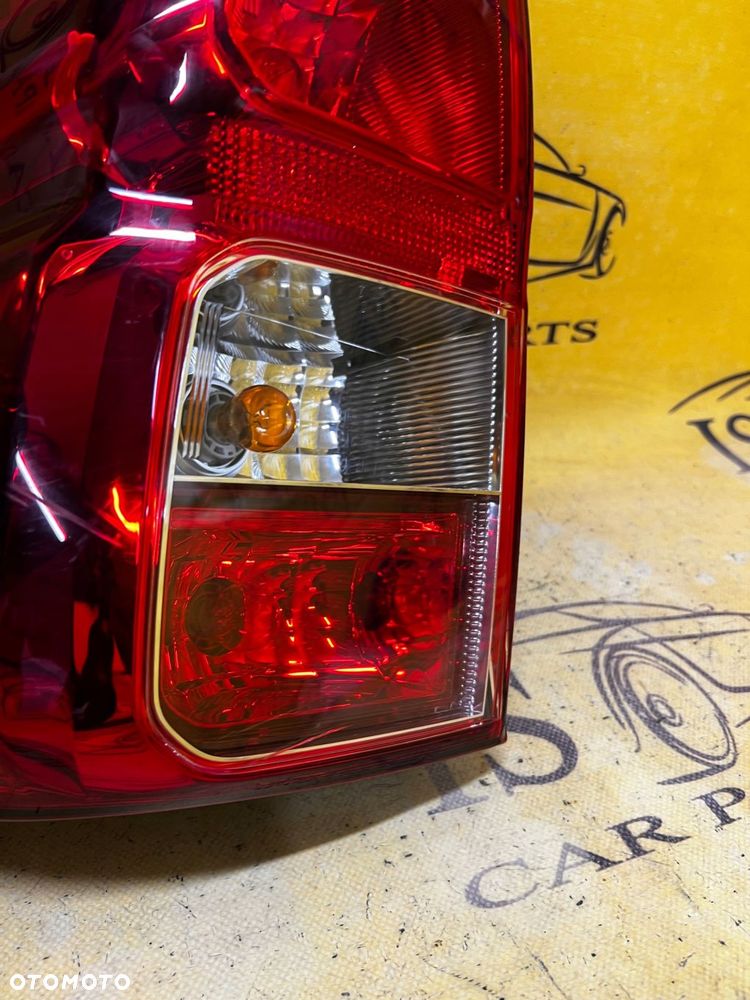 LAMPA TYŁ TYLNA LEWY LEWA TOYOTA HILUX VIII 8 - 7