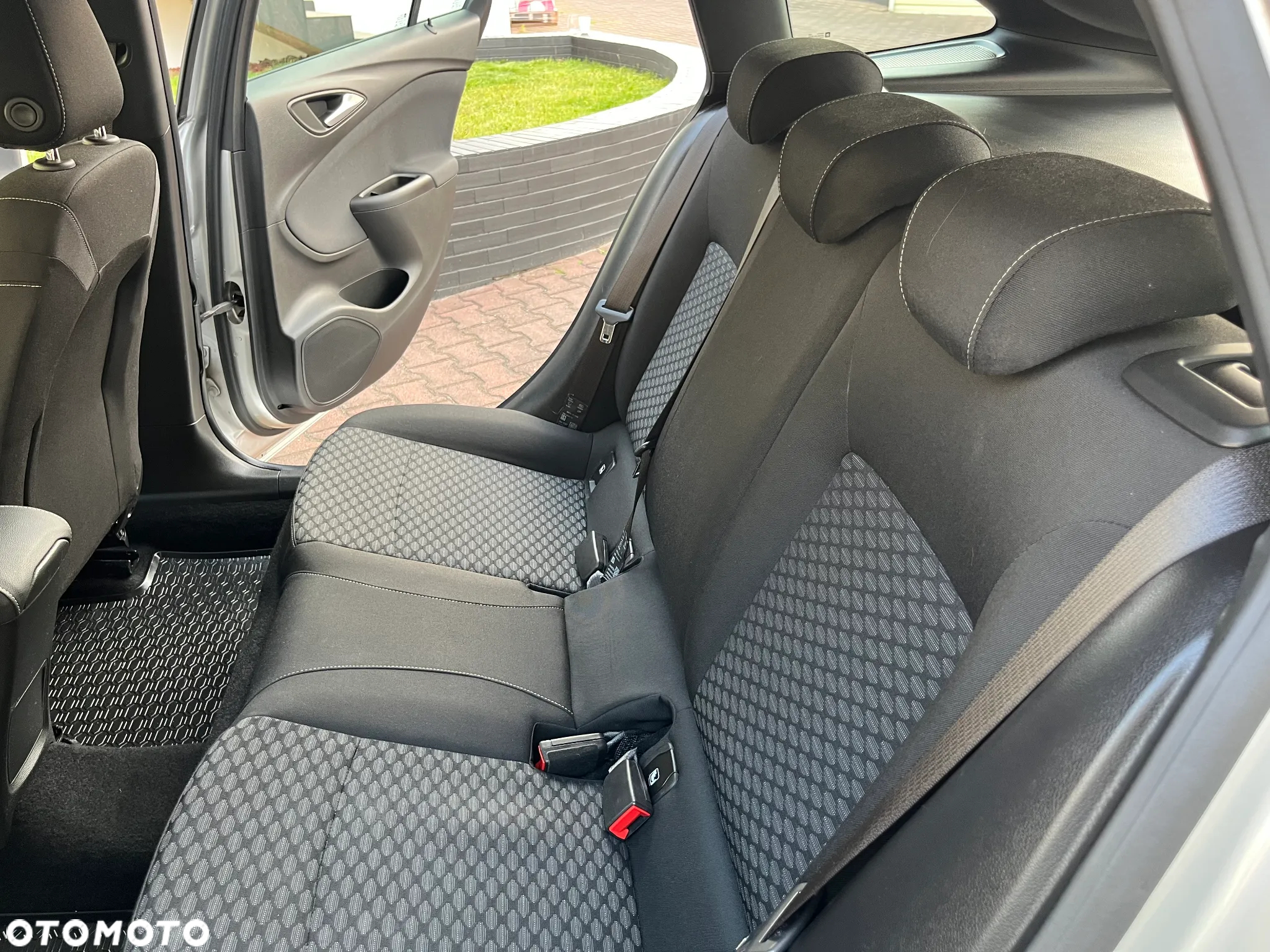 Opel Astra V 1.2 T Edition S&S - 21