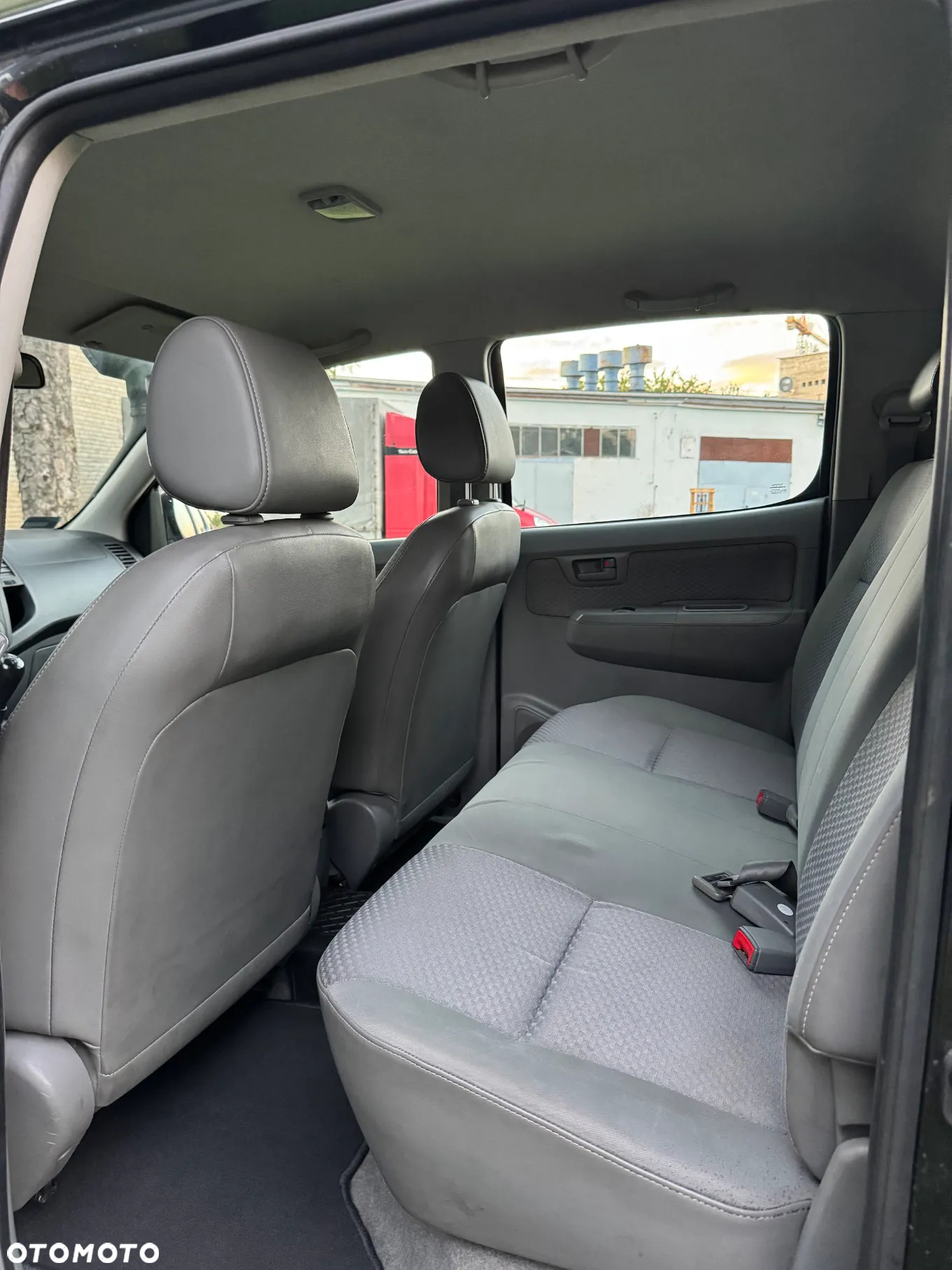 Toyota Hilux 2.5 D-4D DLX + - 19
