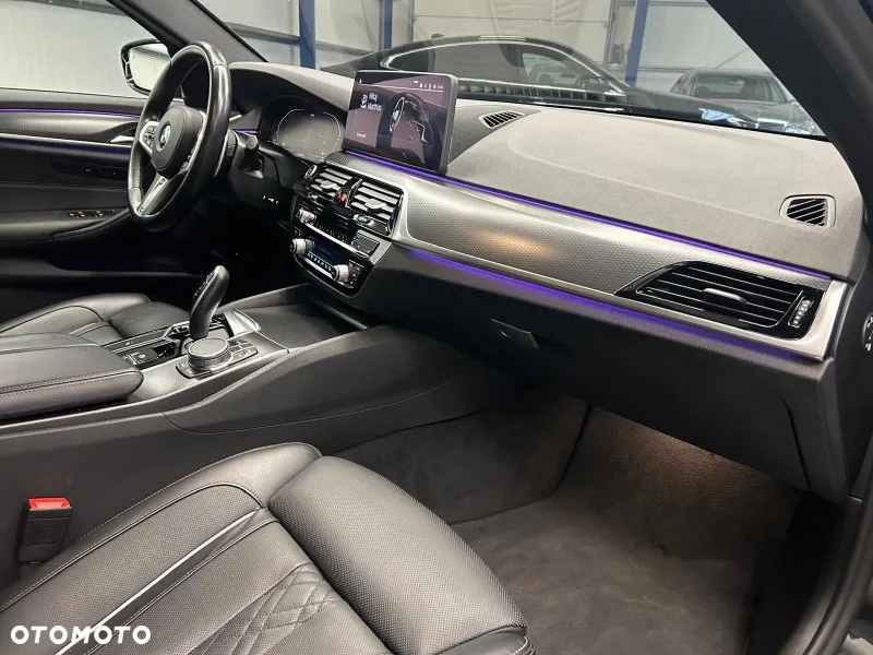 BMW Seria 5 540d xDrive Touring - 14
