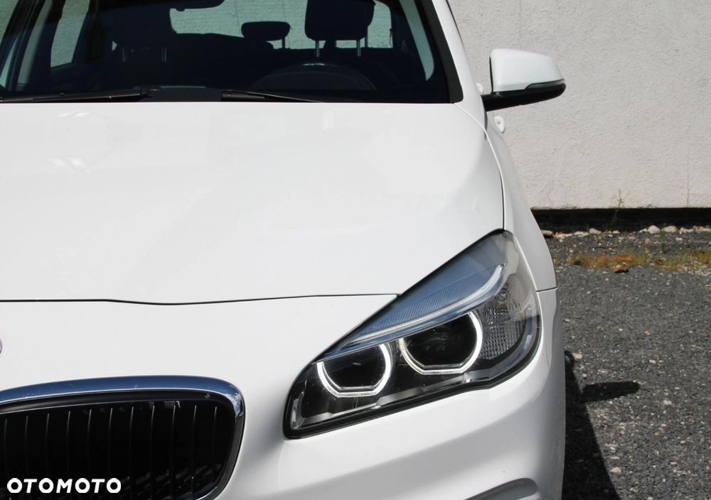 BMW Seria 2 216d - 9