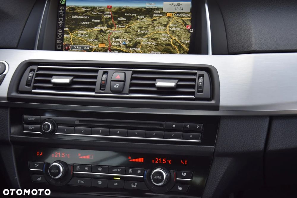 BMW Seria 5 520d xDrive - 29