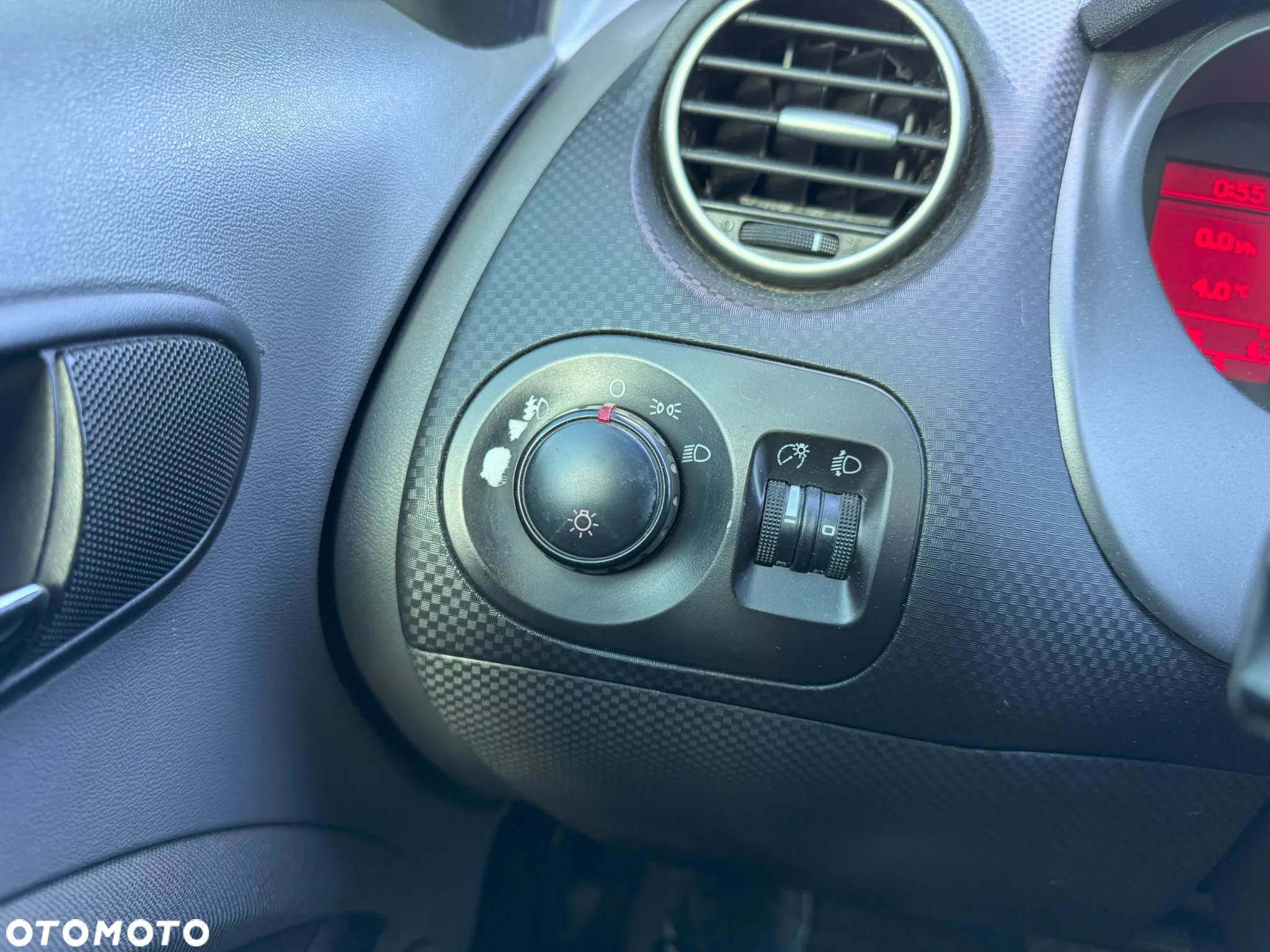 Seat Toledo 2.0 TDI Stylance DSG - 30