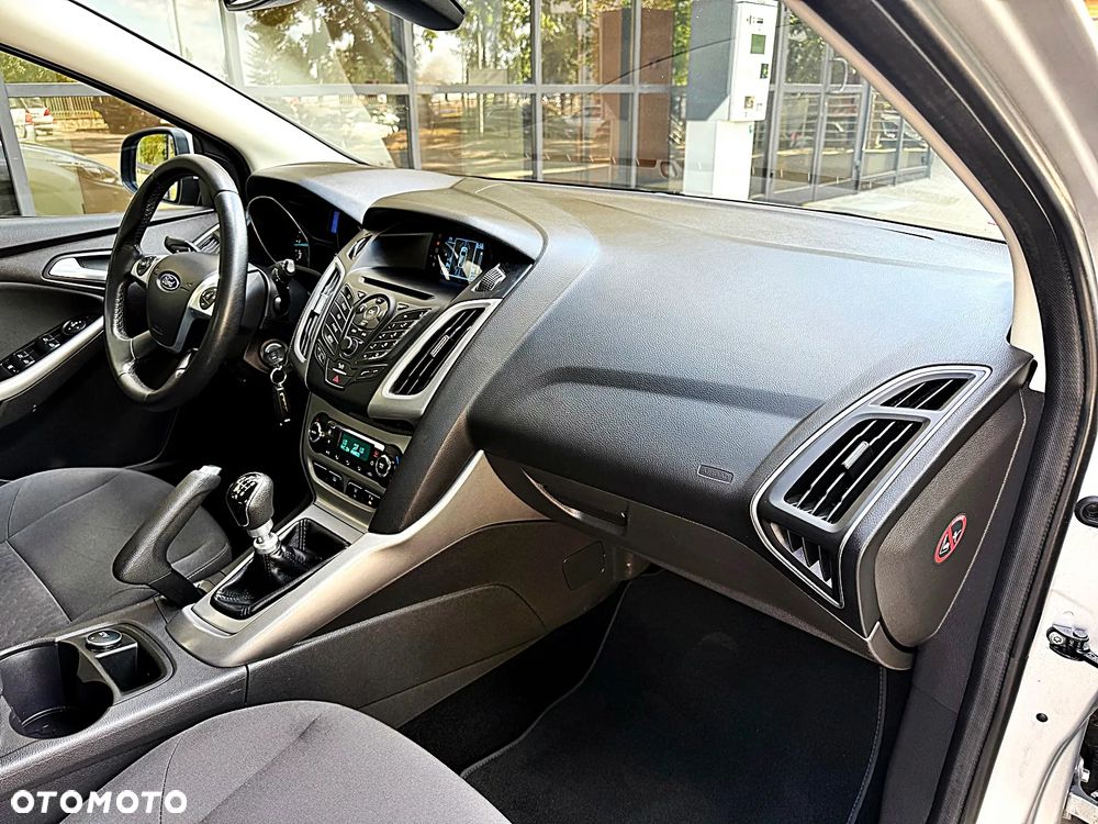 Ford Focus 1.6 TDCi DPF Start-Stopp-System Titanium - 19