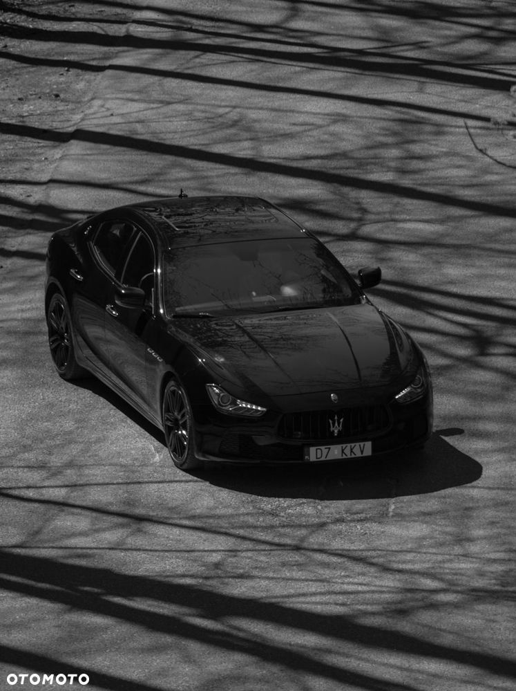 Maserati Ghibli GranLusso - 2
