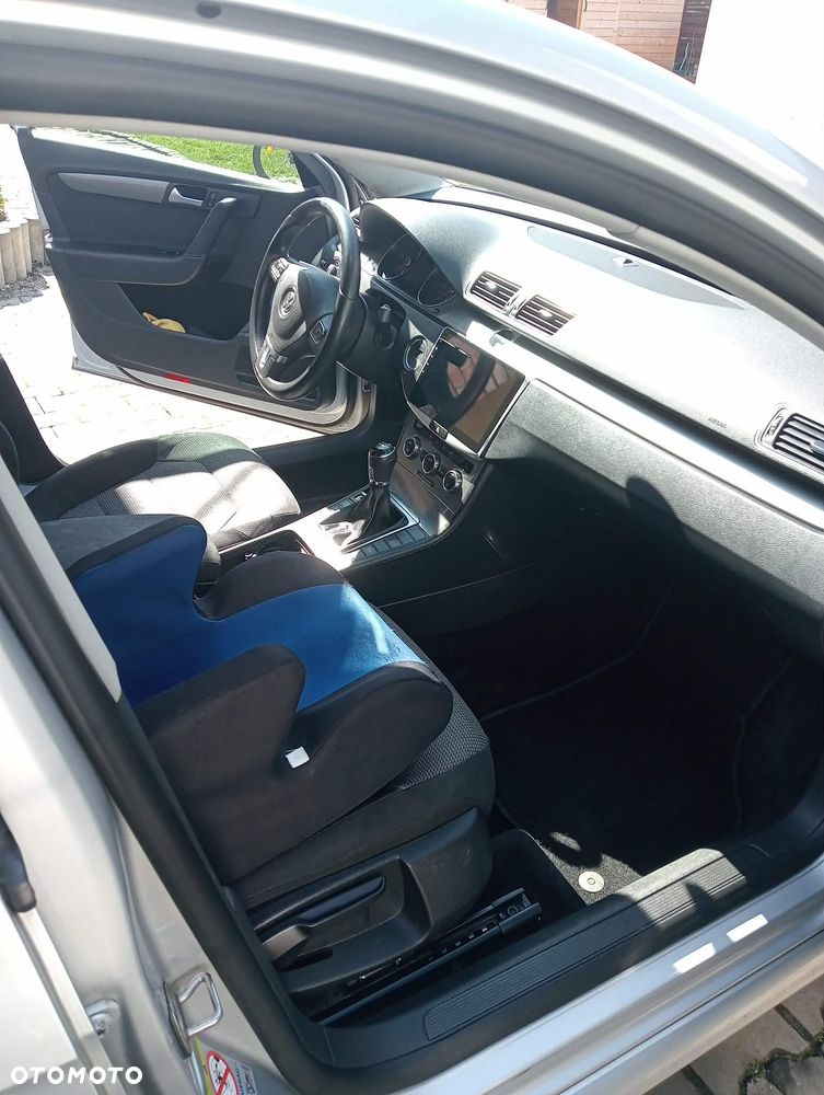 Volkswagen Passat - 11
