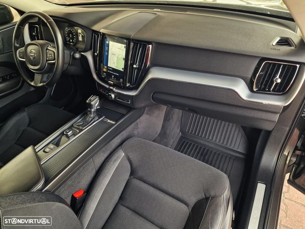 Volvo XC 60 2.0 D4 Momentum Geartronic - 20