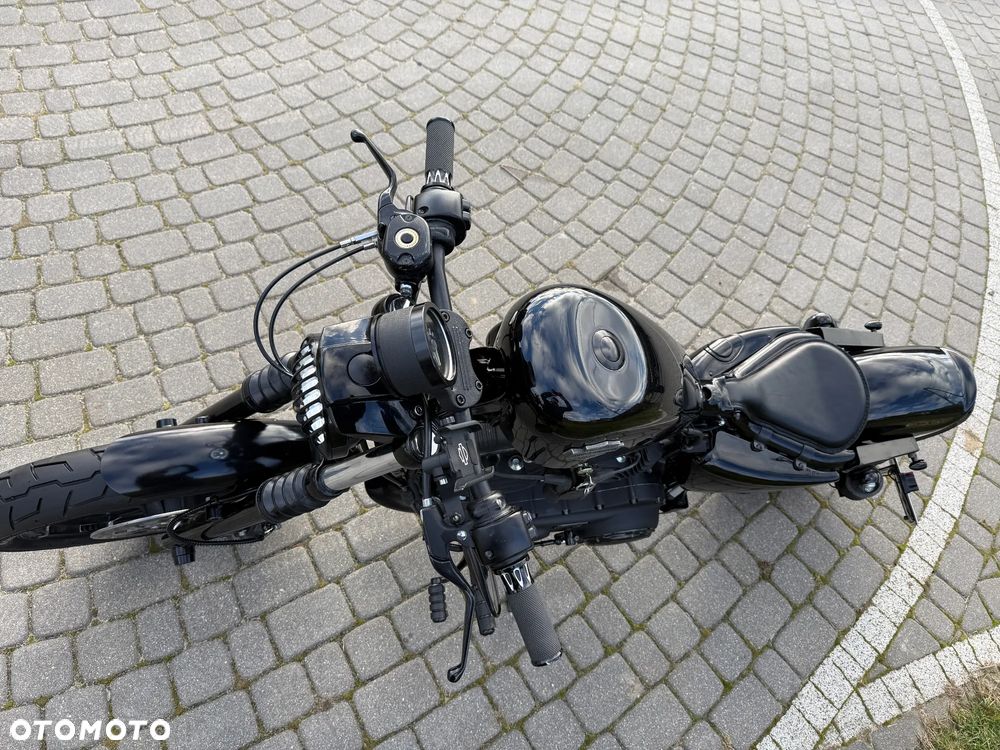 Harley-Davidson Sportster Iron 883 - 19