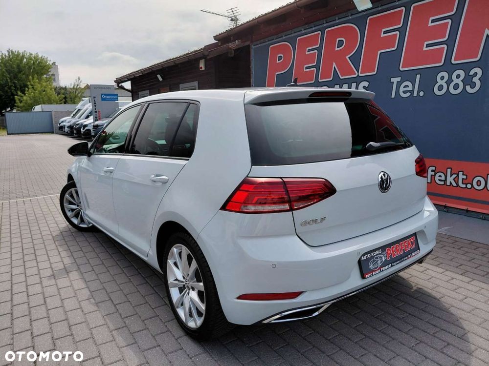 Volkswagen Golf - 6