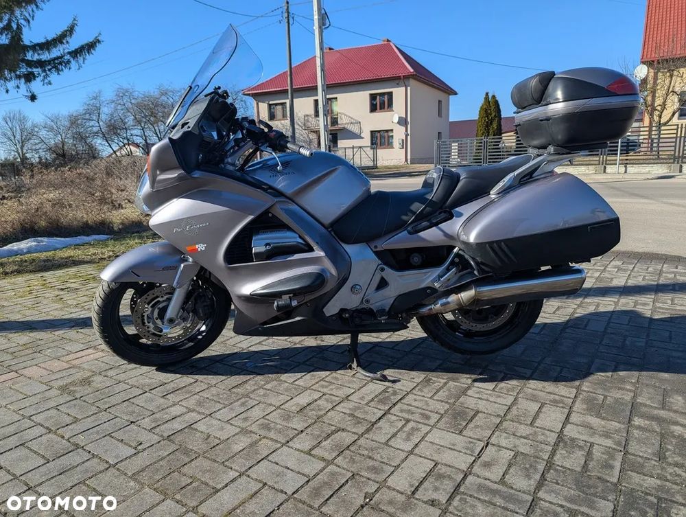Honda ST - 9