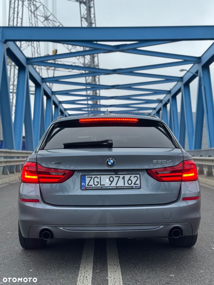BMW Seria 5 530d xDrive Touring - 10