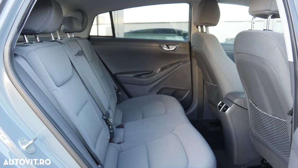 Hyundai IONIQ - 17