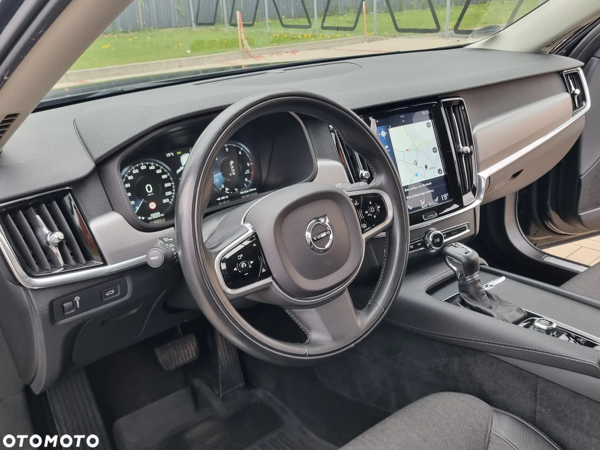 Volvo V90 D4 Geartronic Momentum Pro - 26