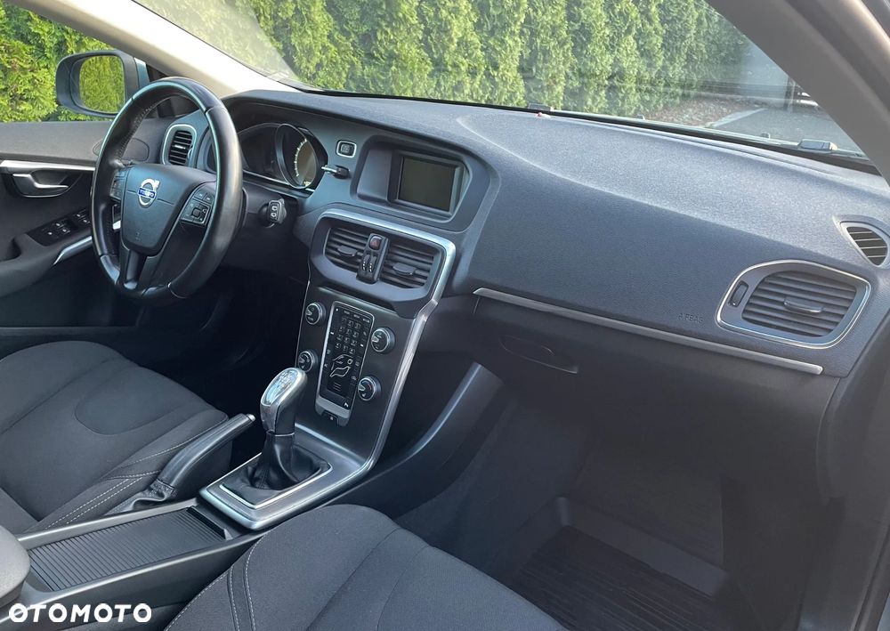 Volvo V40 T2 Momentum - 8