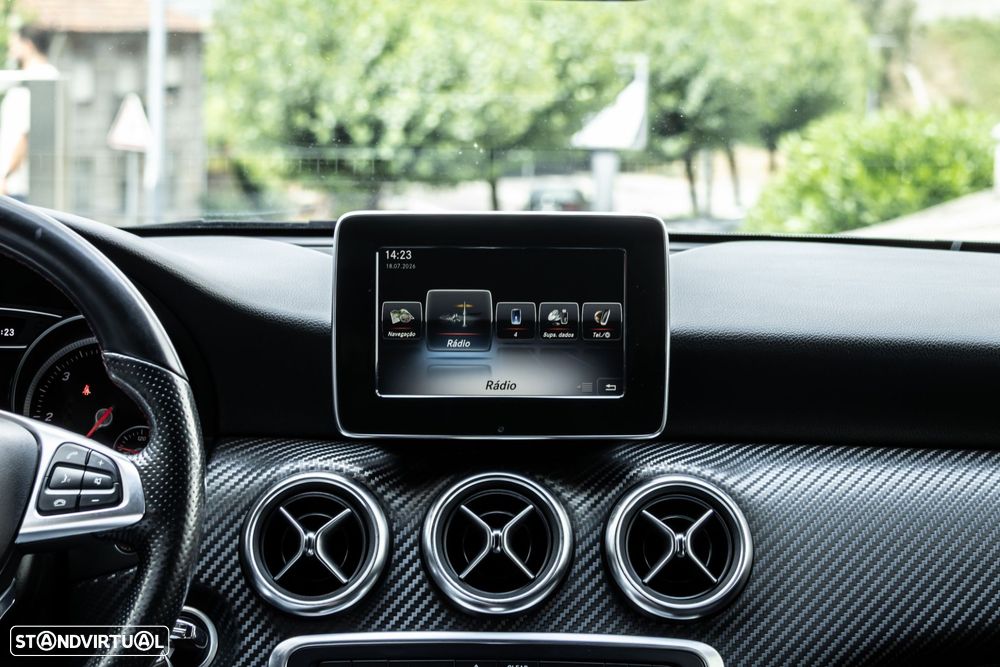 Mercedes-Benz A 180 d AMG Line - 33