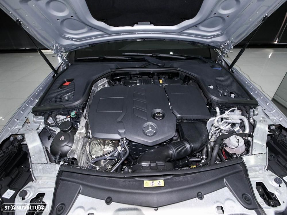 Mercedes-Benz E 300 de AMG Line - 13