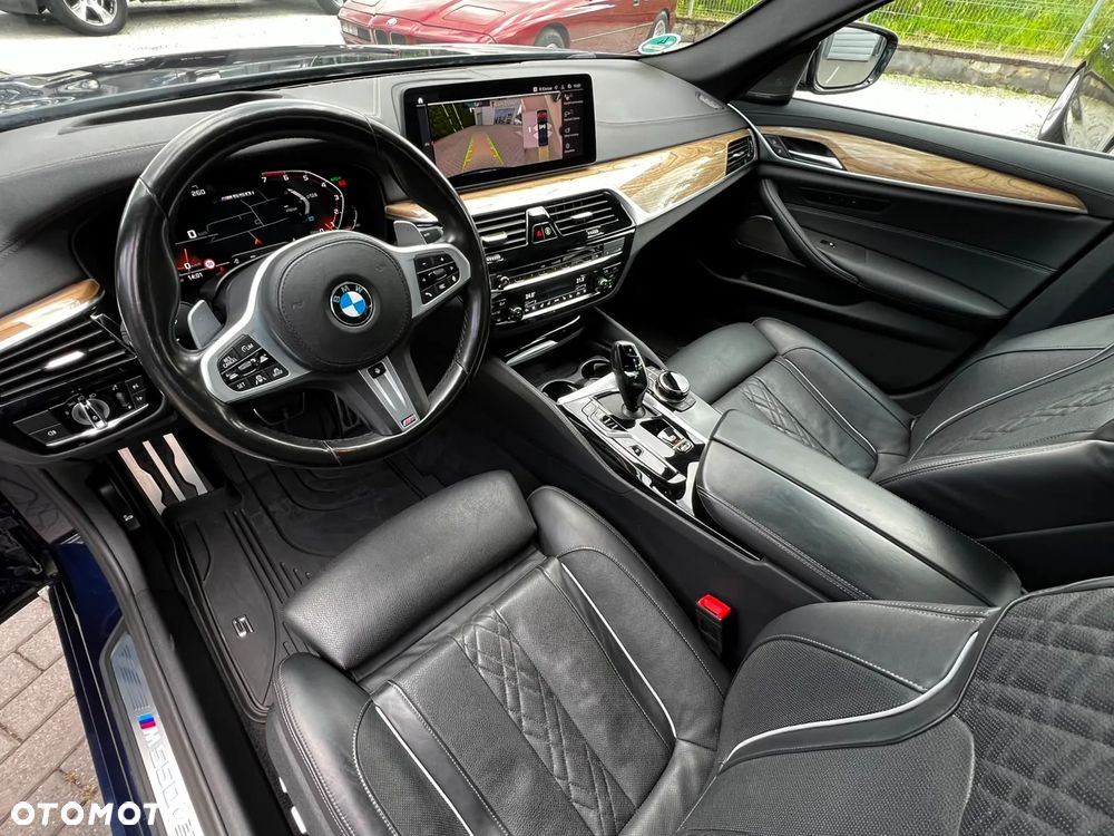 BMW Seria 5 M550i xDrive - 13