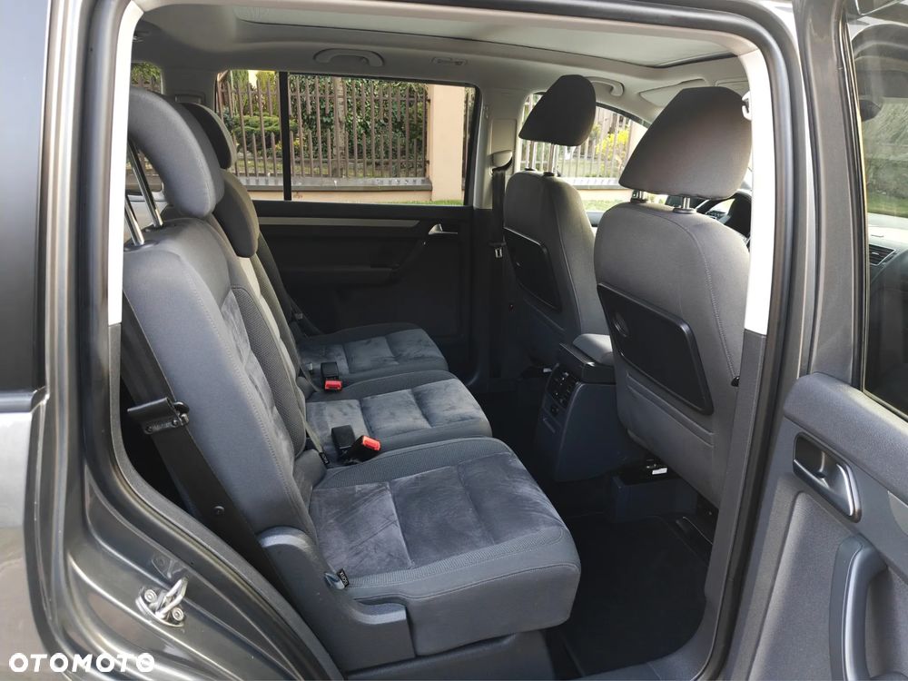 Volkswagen Touran 1.6 TDI DPF BlueMotion Technology Highline - 25