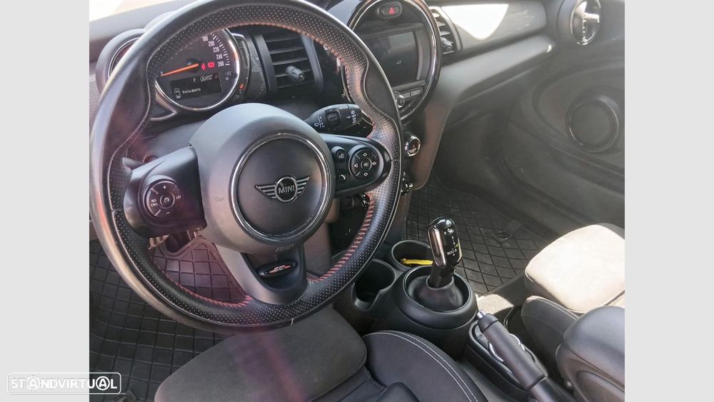 MINI 3 Portas Cooper Premium First JCW Auto - 14