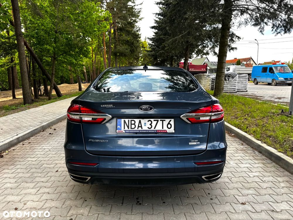 Ford Fusion - 4