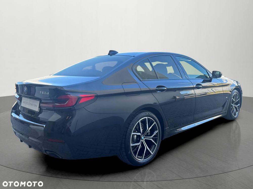 BMW Seria 5 520d xDrive MHEV M Sport sport - 5