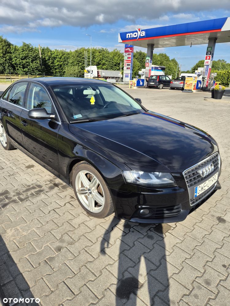 Audi A4 Limousine - 4
