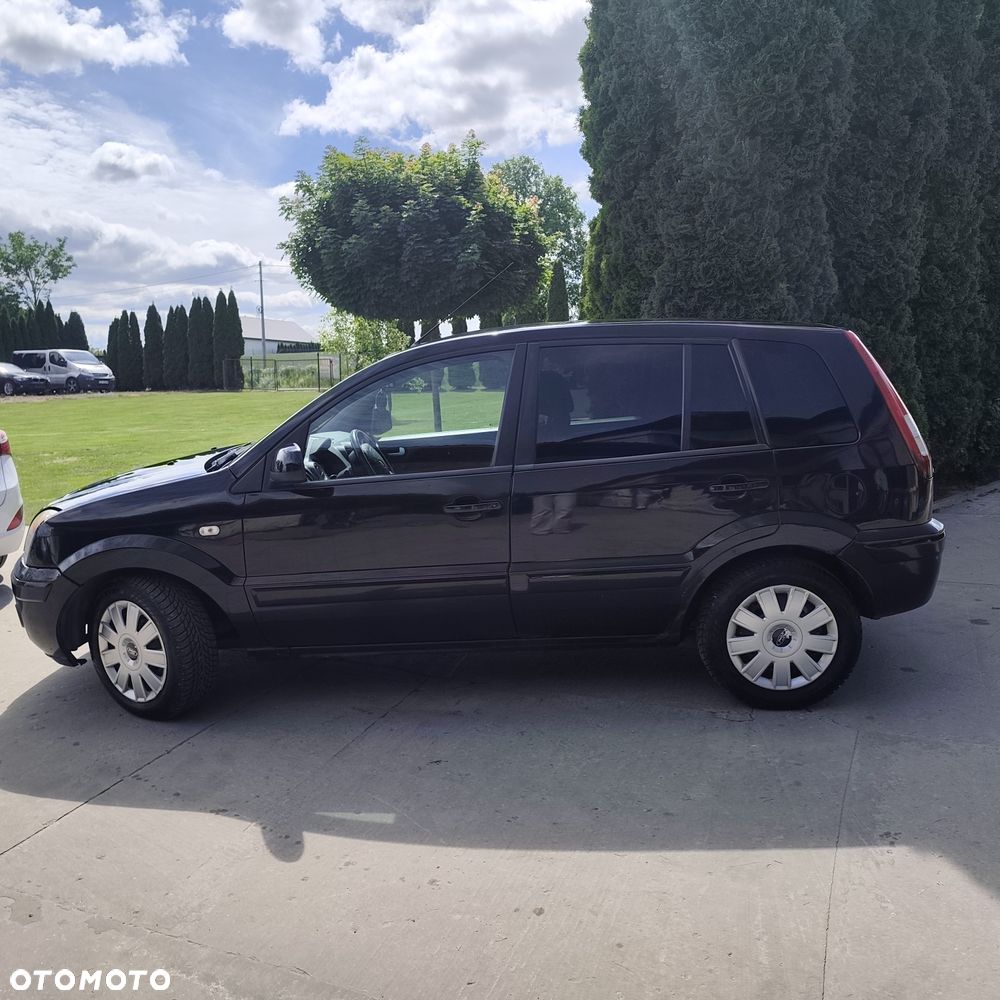 Ford Fusion - 1