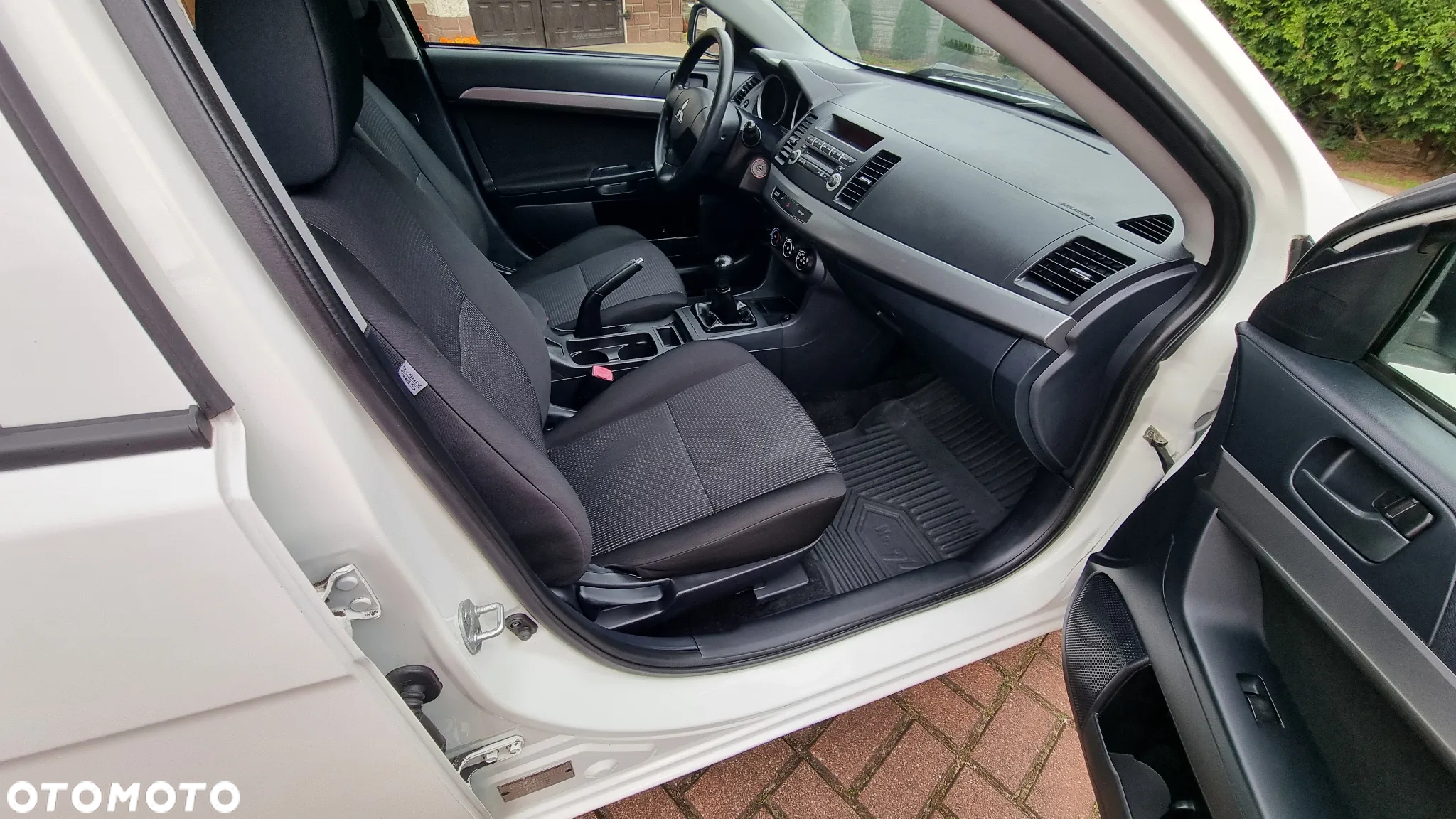 Mitsubishi Lancer 1.5 - 18