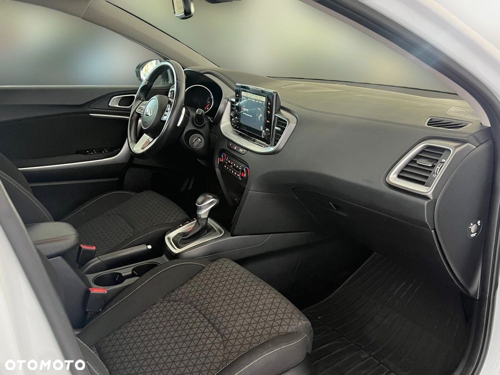 Kia Ceed - 14