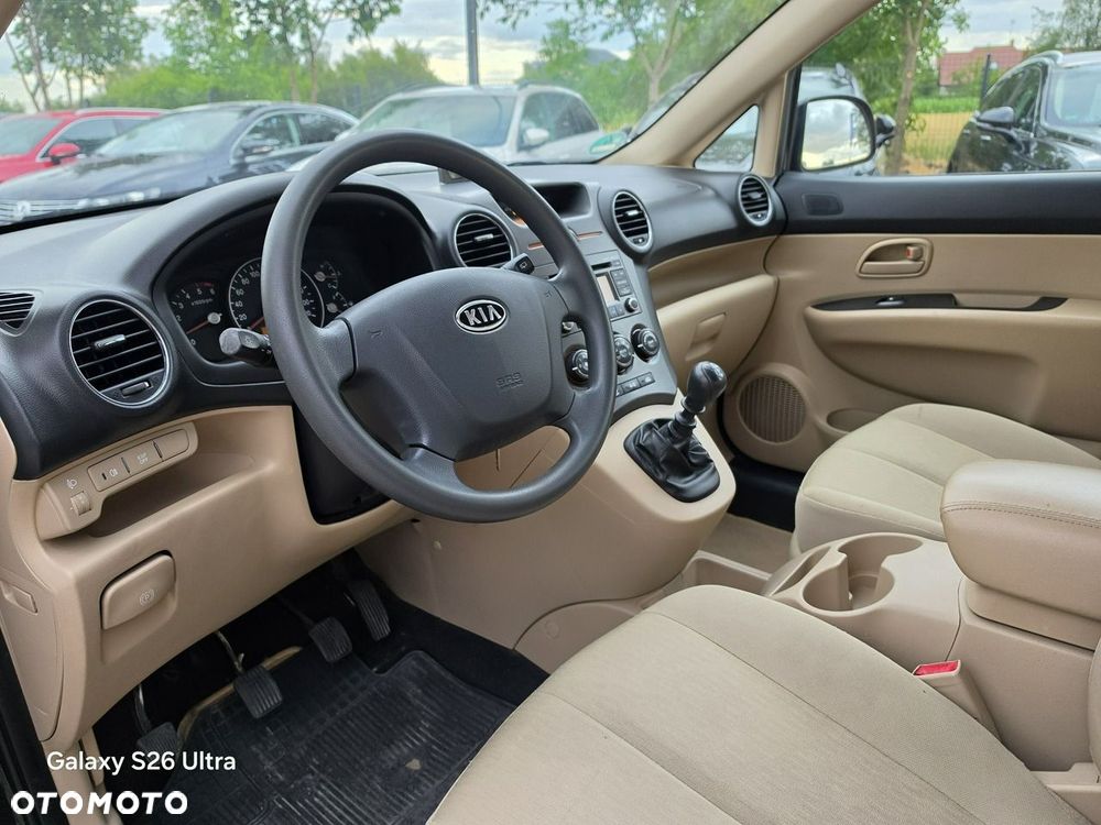 Kia Carens - 30