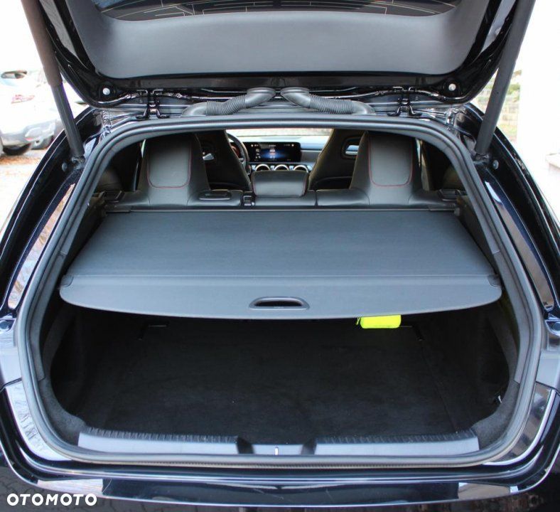 Mercedes-Benz CLA - 33