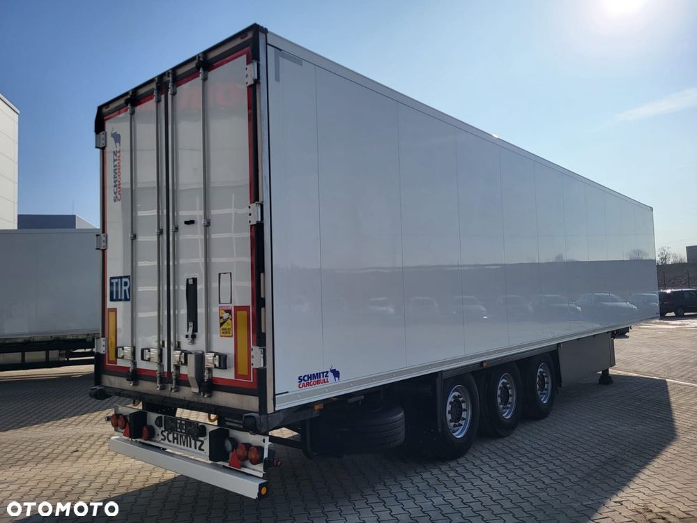 Schmitz Cargobull ThermoKing SLXi300; DOST; Uchwyty promowe, Paleciara - 5