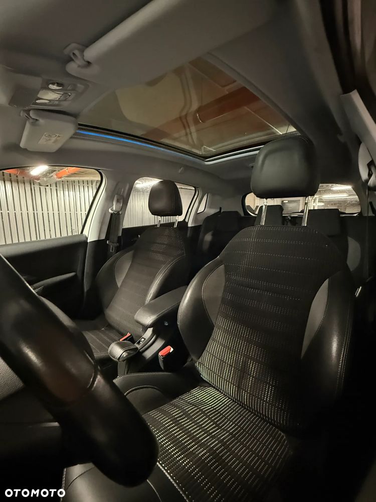 Peugeot 2008 1.2 PureTech Allure S&S - 5