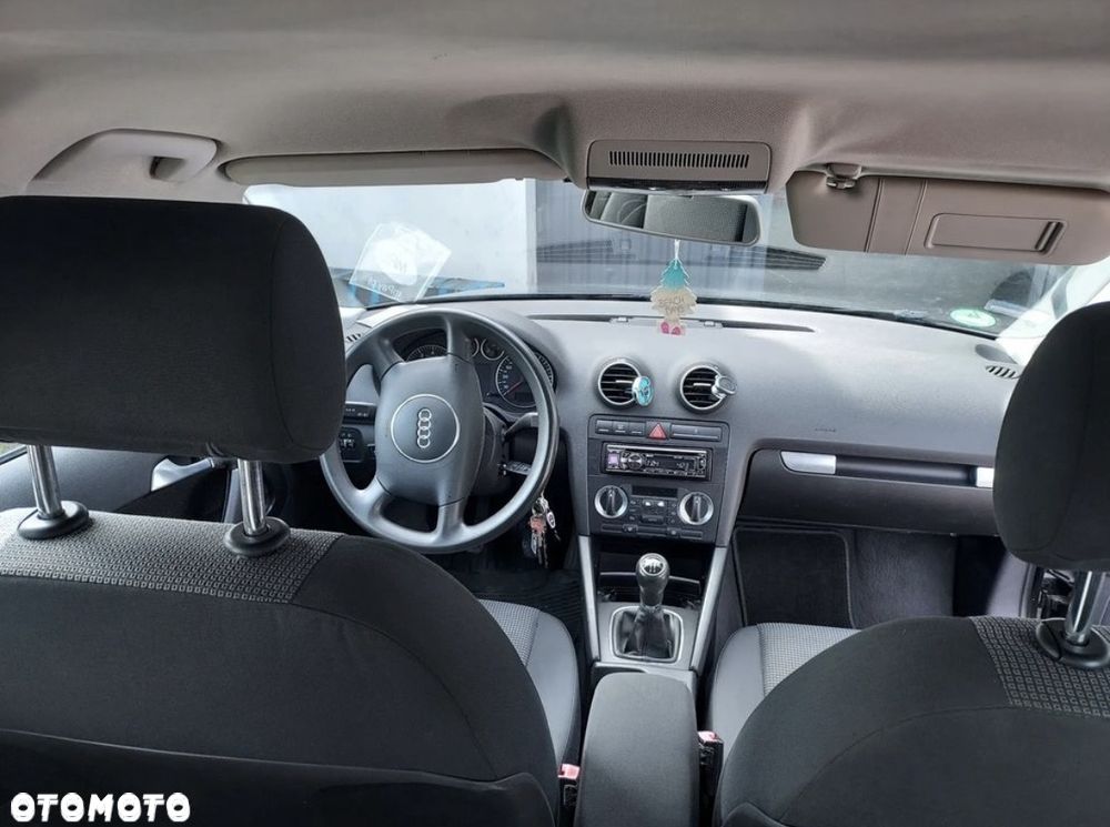 Audi A3 3-drzwiowe 1.6 Ambiente - 8