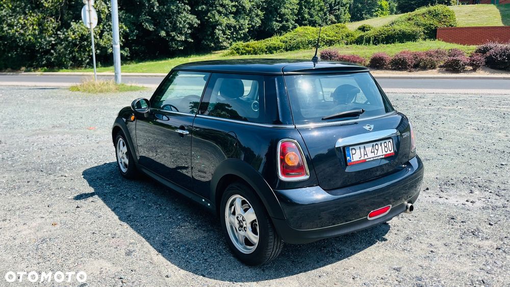 MINI Cooper Standard - 2