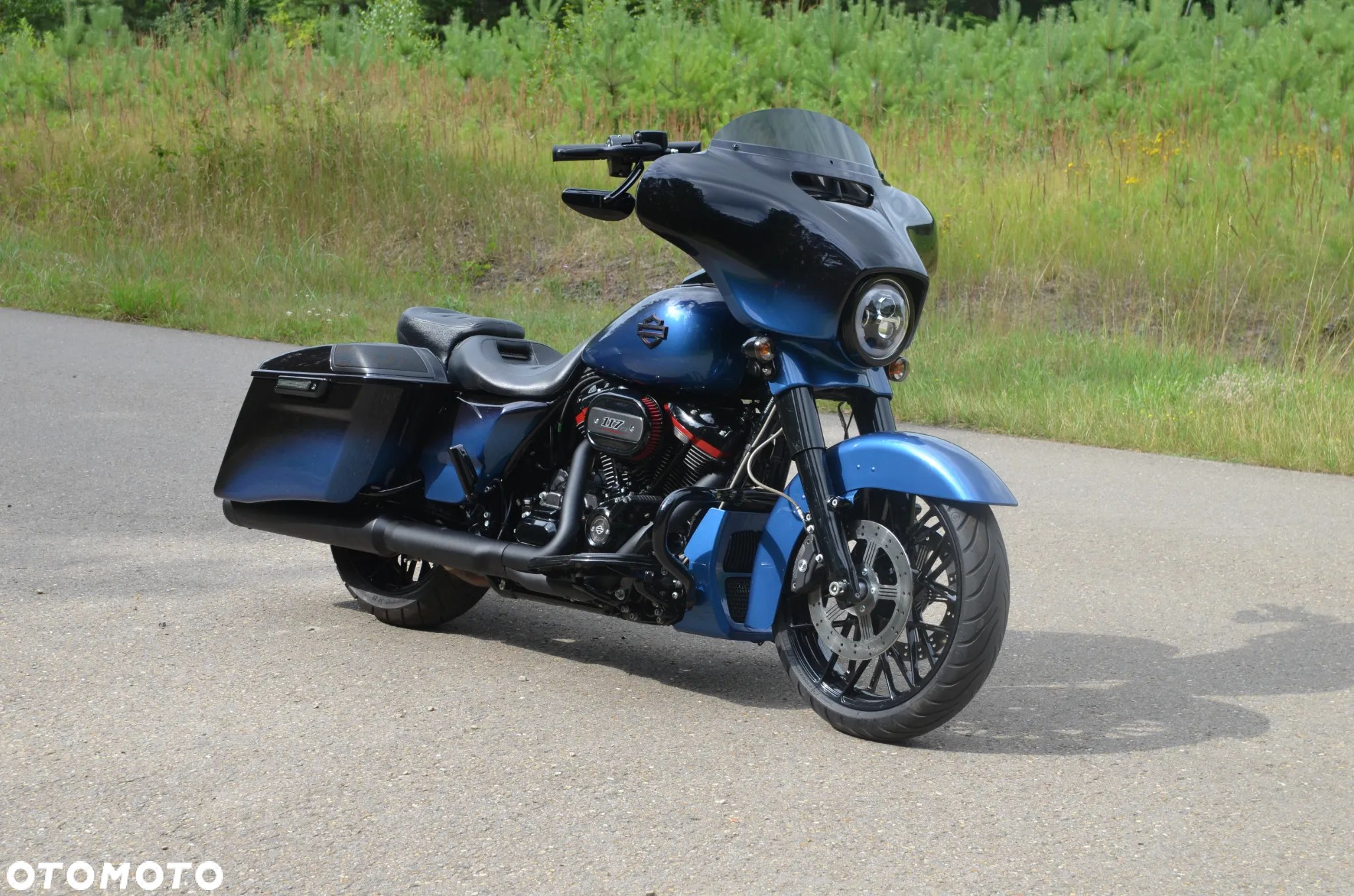 Harley-Davidson CVO Street Glide - 10