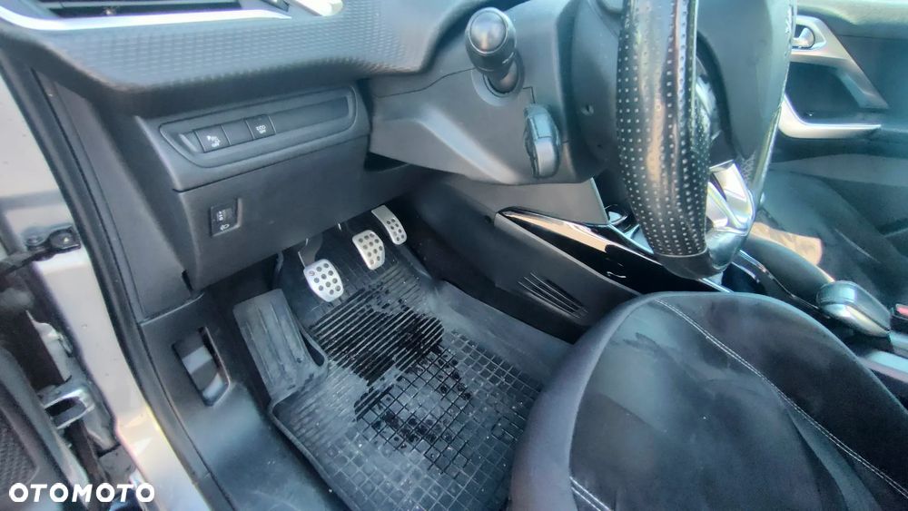 Peugeot 2008 BlueHDi FAP 120 STOP & START Crossway - 13