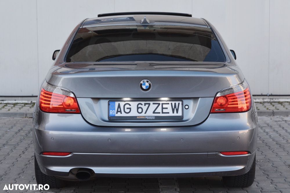 BMW Seria 5 520d Touring Special Edition - 10