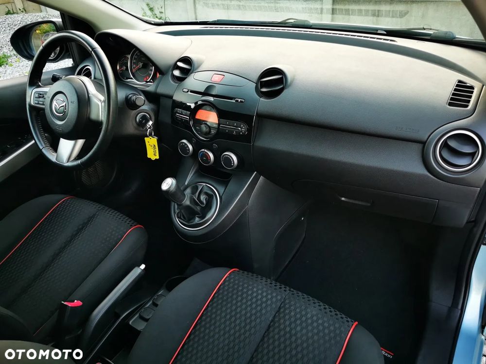 Mazda 2 - 8