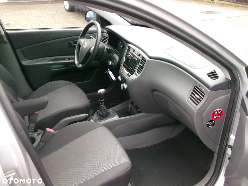 Kia Rio 1.4 EX - 5