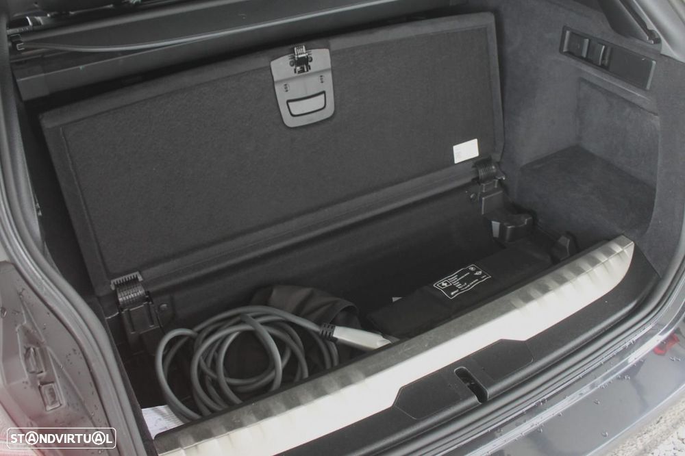 BMW 320 e Line Sport Auto - 37