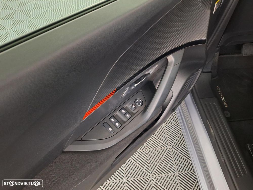 Peugeot e-2008 50 kWh Active - 21