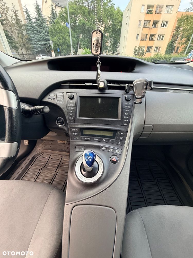 Toyota Prius 1.8 HSD Prestige - 13
