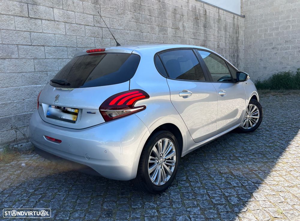 Peugeot 208 1.2 PureTech Style - 6