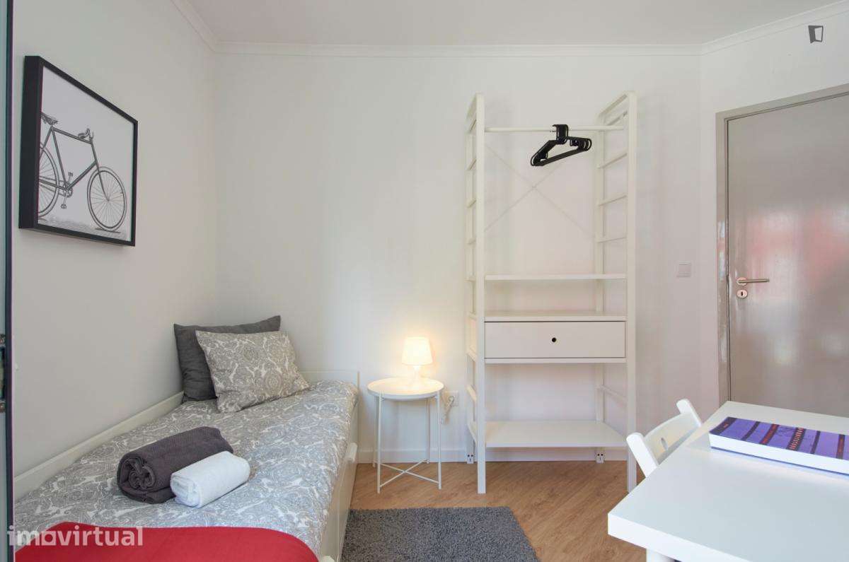 Quarto - localizado em Penha de França Lisbon - Grande imagem: 2/28