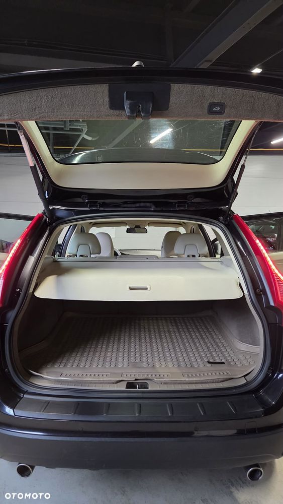 Volvo XC 60 2.4D AWD Summum - 19