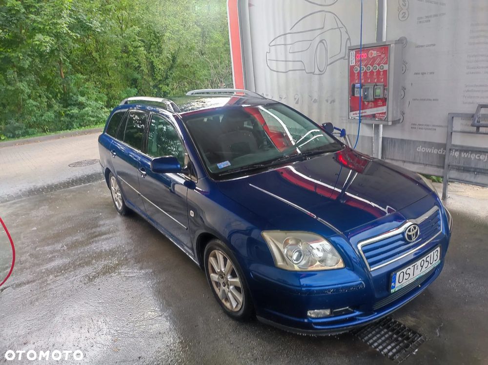 Toyota Avensis 1.8 VVT-i Sol - 1
